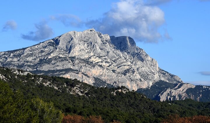 Photo of Mont Sainte-Victoire